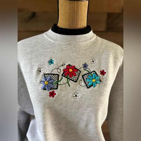 Vintage 90s Top Stitch Flower Bee Gingham Checkerboard Patch Crewneck Sweater - Picture 7 of 8
